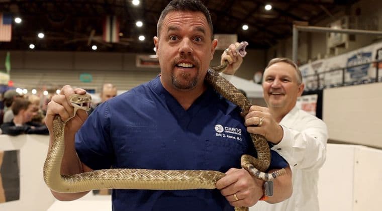 5027 Envenomations (CC)